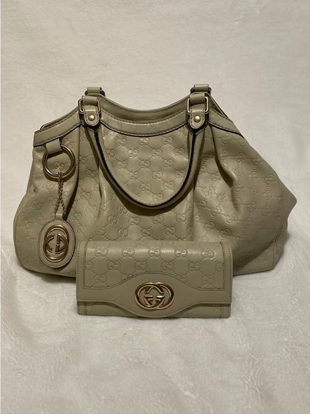 GUCCI | Beige Guccisima Sukey GG Embossed Leather Tote with Matching Wallet